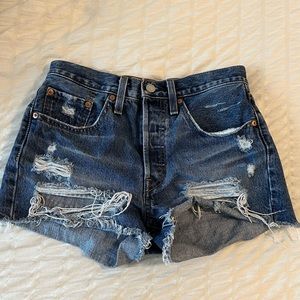 Levi’s 501 Dark Wash Distressed High Waist Denim Shorts ❤️
